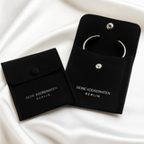 Unser Signature-Etui aus Samt